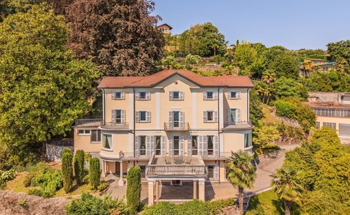 House in Meina, Piedmont, Italy 1