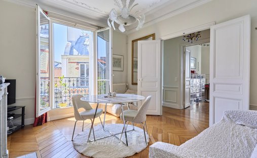 Apartment in Saint Vincent de Paul-Lariboisière, Paris 10e Arrondissement, Paris 1
