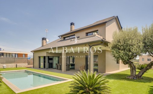House in Palau-solità and Plegamans, Catalonia, Spain 1