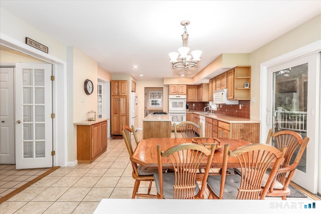 House in Bethel, Connecticut, United States 2 - 18301408