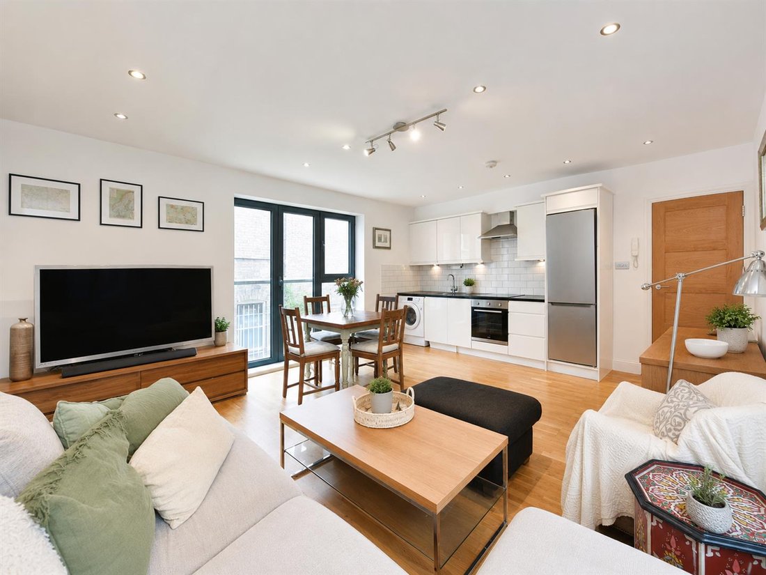 Apartment in West Kensington, Hammersmith and Fulham, England 2 - 18298207