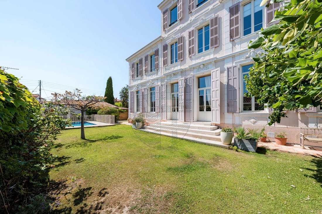 Estate in Saint Barnabé, Marseille, Provence-Alpes-Côte d'Azur 2 - 13628299