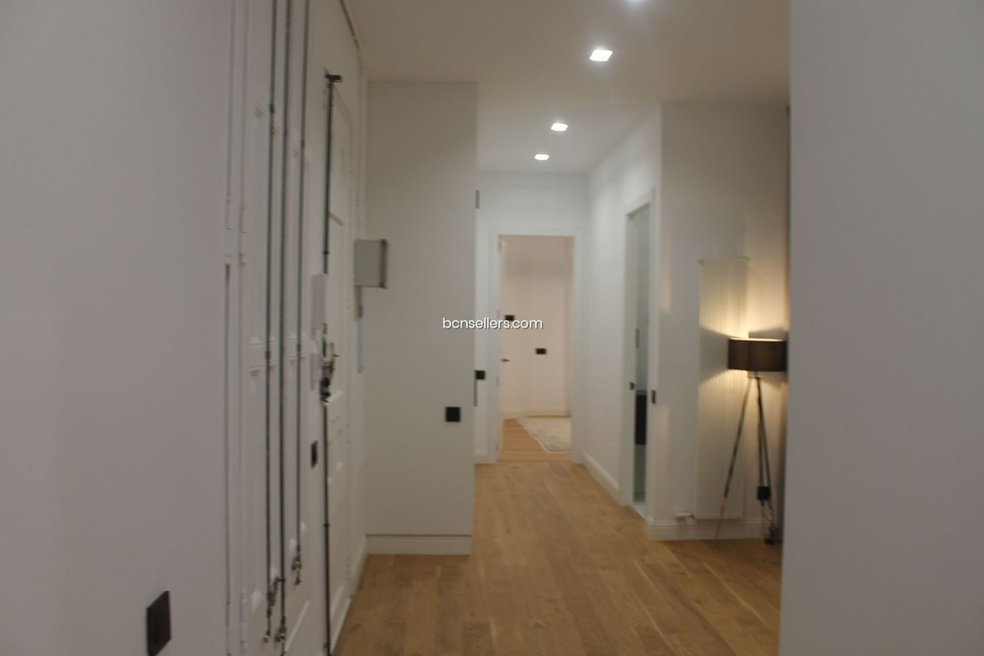 Apartment in Eixample, Barcelona, Spain 5 - 18300826