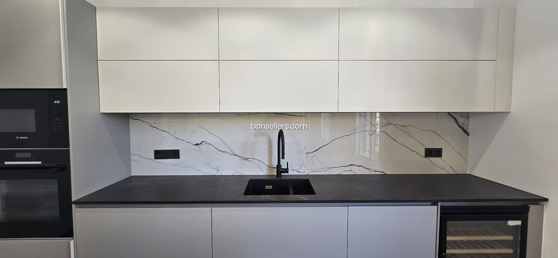 Apartment in Eixample, Barcelona, Spain 5 - 18300775