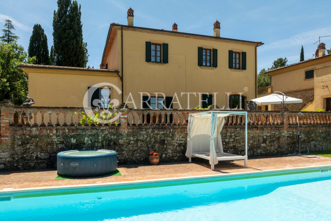 Villa in Foiano della Chiana, Tuscany, Italy 2 - 12728760
