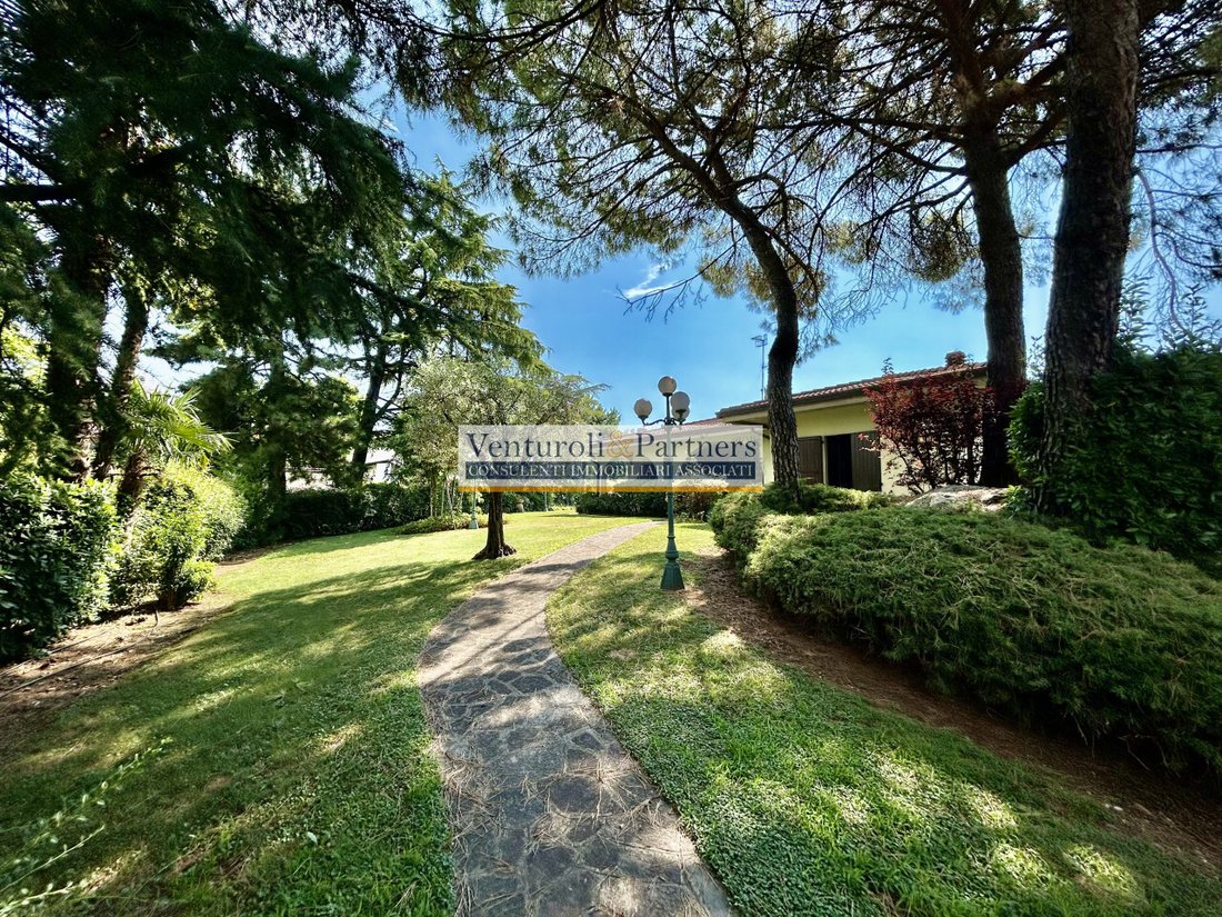 Villa in Historic Center, Lonato del Garda, Lombardy 1 - 18302894