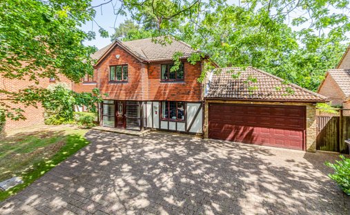 House in Pyrford Green, Woking, England 1