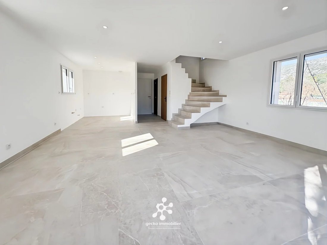 House in Tourrette-Levens, Provence-Alpes-Côte d'Azur, France 3 - 18297956