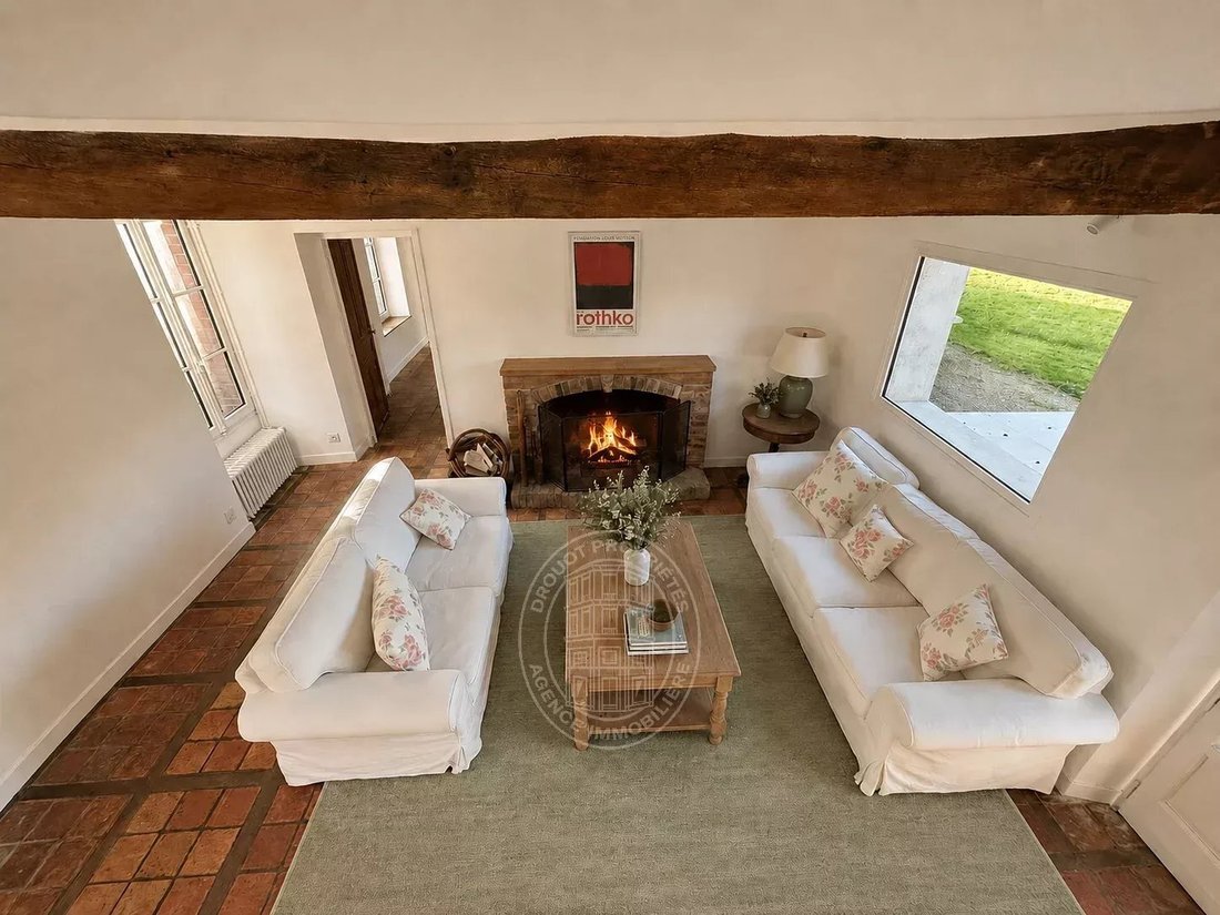 House in La Hauteville, Ile-de-France, France 2 - 18156481