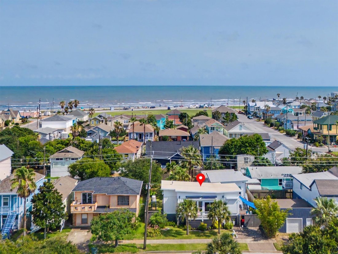 House in Galveston, Texas, United States 3 - 18302088