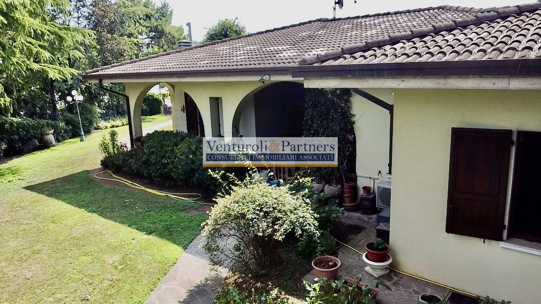 Villa in Historic Center, Lonato del Garda, Lombardy 5 - 18302894