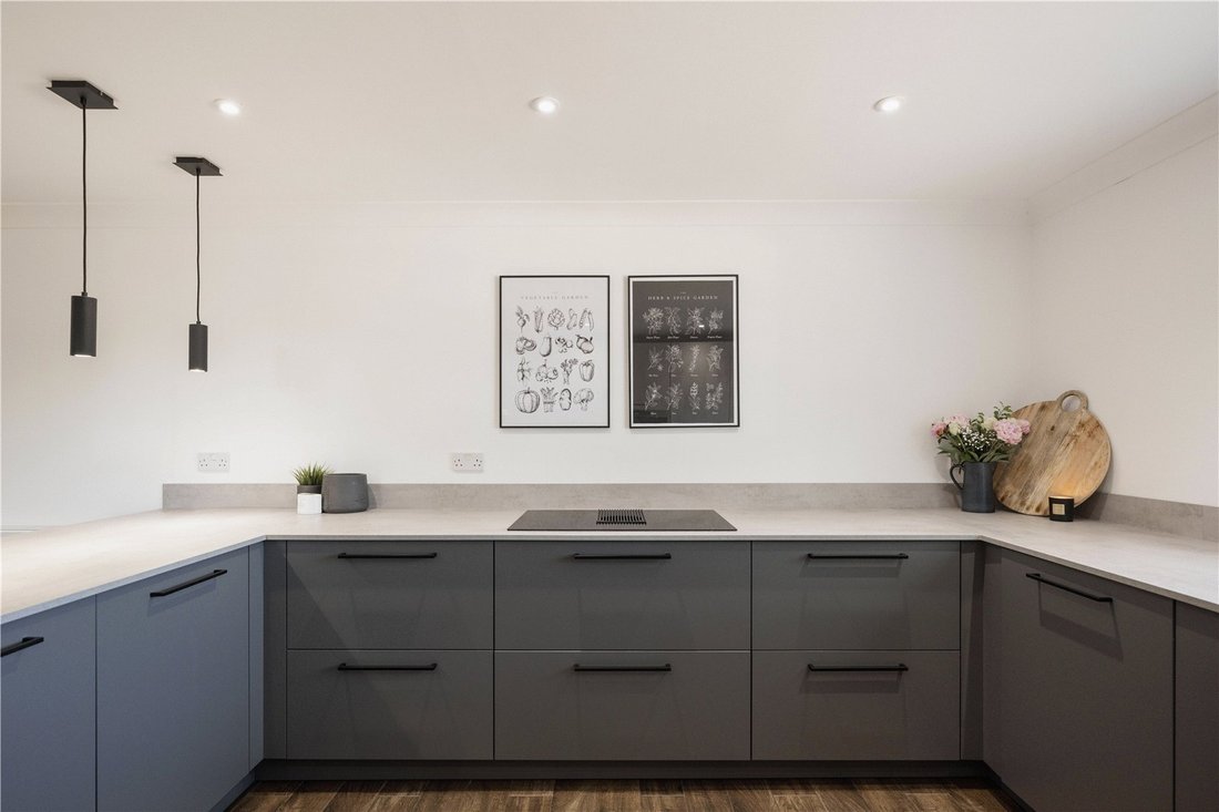 House in United Kingdom 5 - 18298619