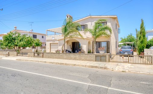 Villa in Deryneia, Famagusta, Cyprus 1