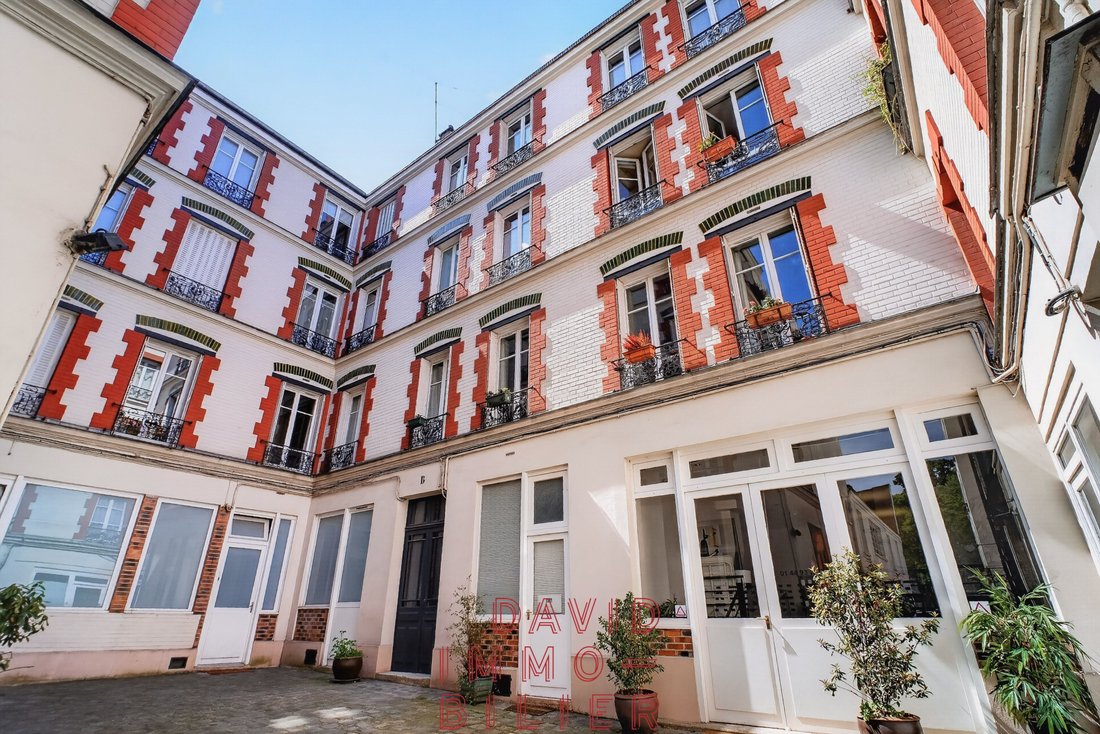 Apartment in Lorette-Martyrs, Paris 9e Arrondissement, Paris 5 - 18298313