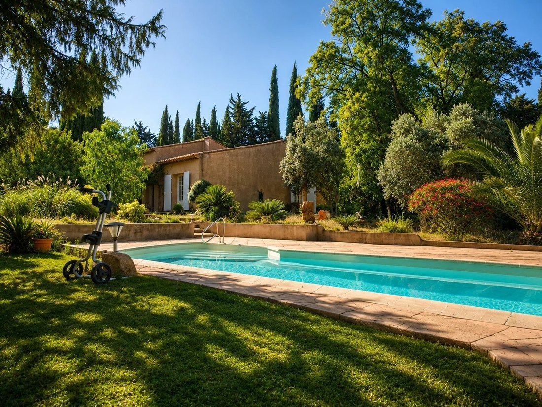 House in Les Freres-Les Cancades-Les Ginestes, Le Beausset, France 4 - 18298082
