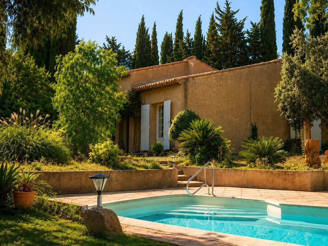 House in Les Freres-Les Cancades-Les Ginestes, Le Beausset, France 2 - 18298082