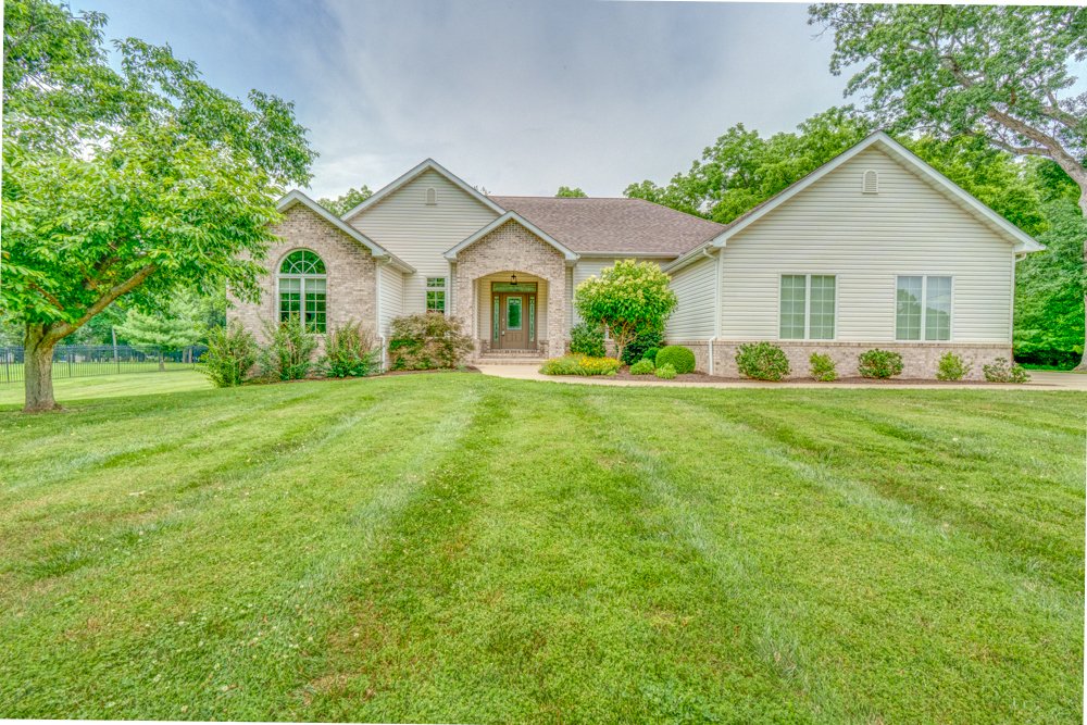 House in Mount Vernon, Illinois, United States 1 - 17654161