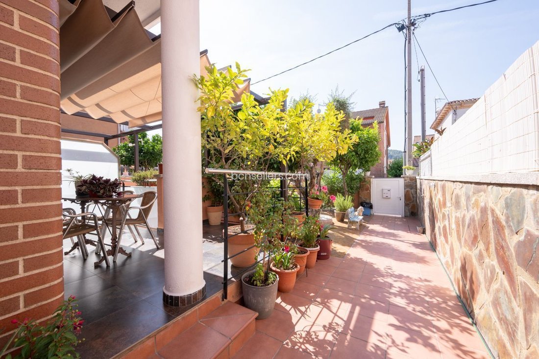 House in Montcada i Reixac, Catalonia, Spain 5 - 18300484