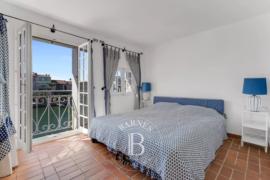 House in Grimaud, Provence-Alpes-Côte d'Azur, France 4 - 18298406