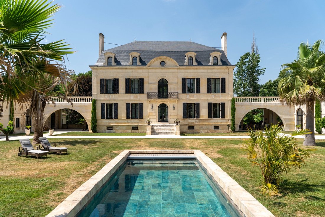 House in Saint-Julien-de-l'Escap, Nouvelle-Aquitaine, France 1 - 18302620