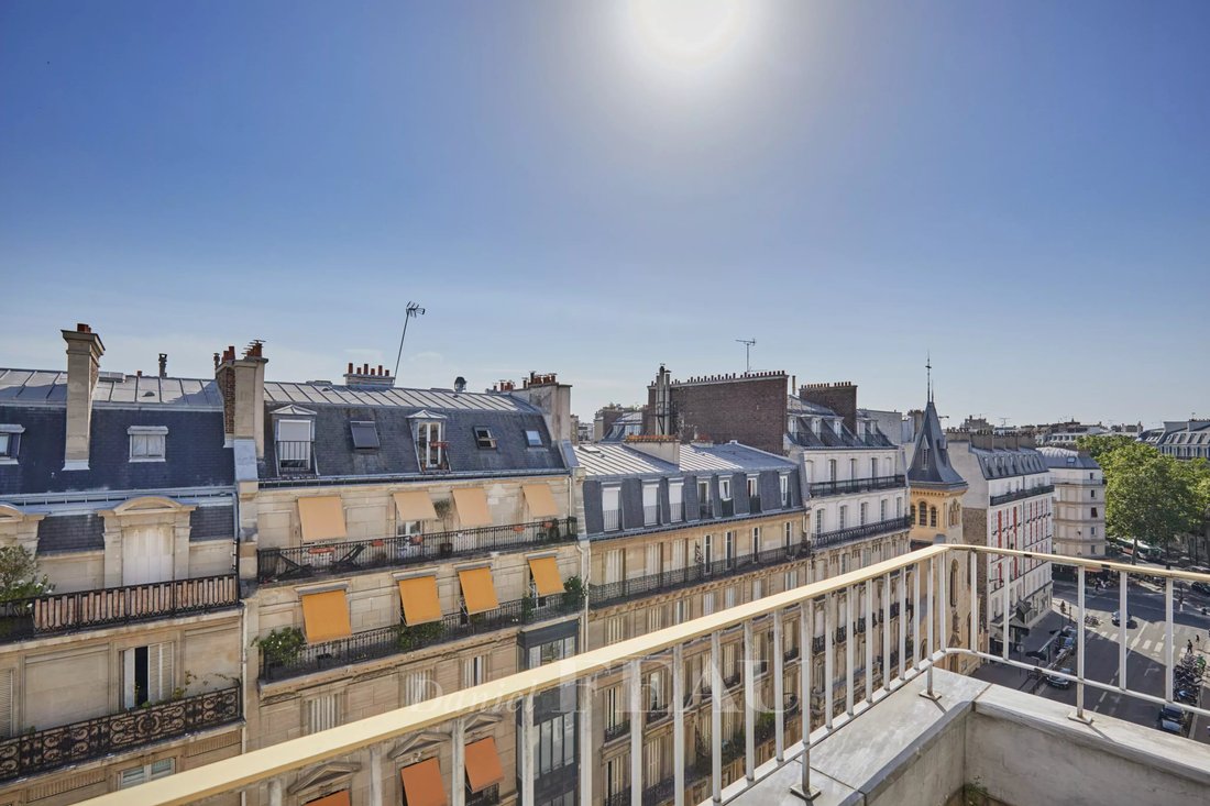 Apartment in Pereire-Malesherbes, Paris 17e Arrondissement, Paris 3 - 18298470