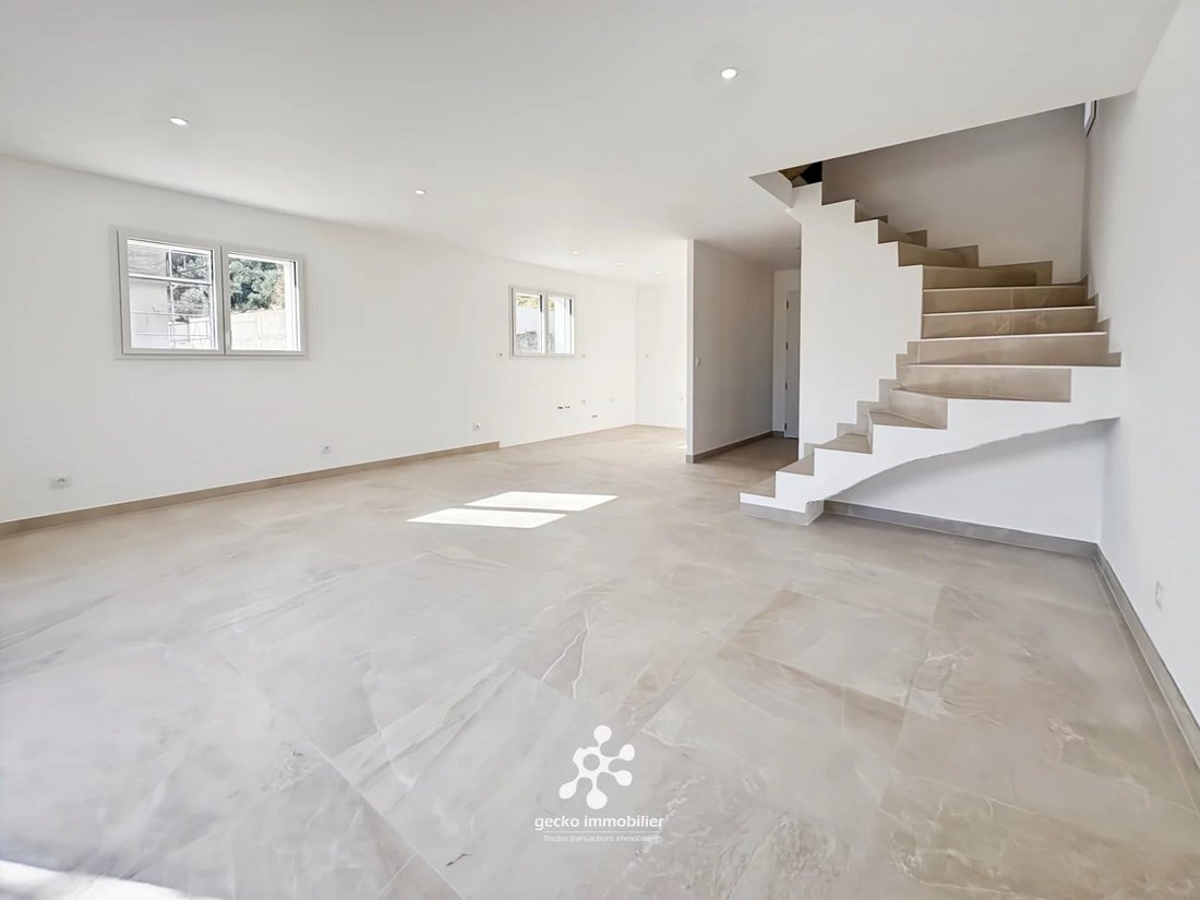 House in Tourrette-Levens, Provence-Alpes-Côte d'Azur, France 2 - 18297956