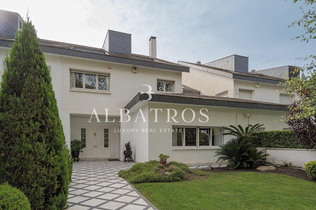 Townhouse in Les Corts, Barcelona, Spain 2 - 18299944