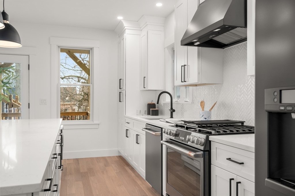 Condo in Boston, Massachusetts, United States 3 - 18298700