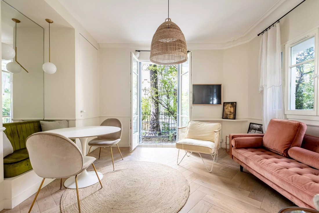 Apartment in Batignolles-Cardinet, Paris 17e Arrondissement, Paris 1 - 18227573