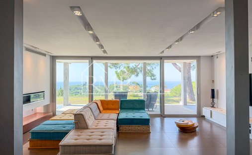 Finca in Caldes d'Estrac, Catalonia, Spain 1