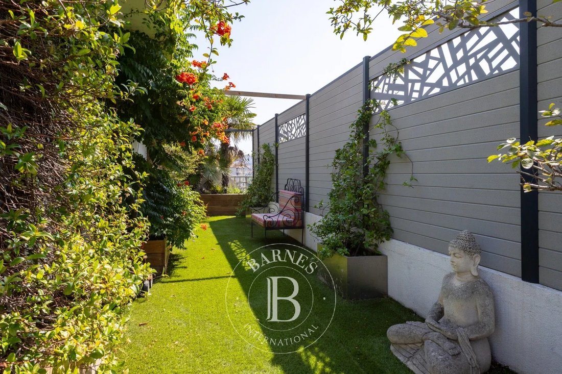 Apartment in Saint Giniez, 8e Arrondissement, Marseille 3 - 18298785