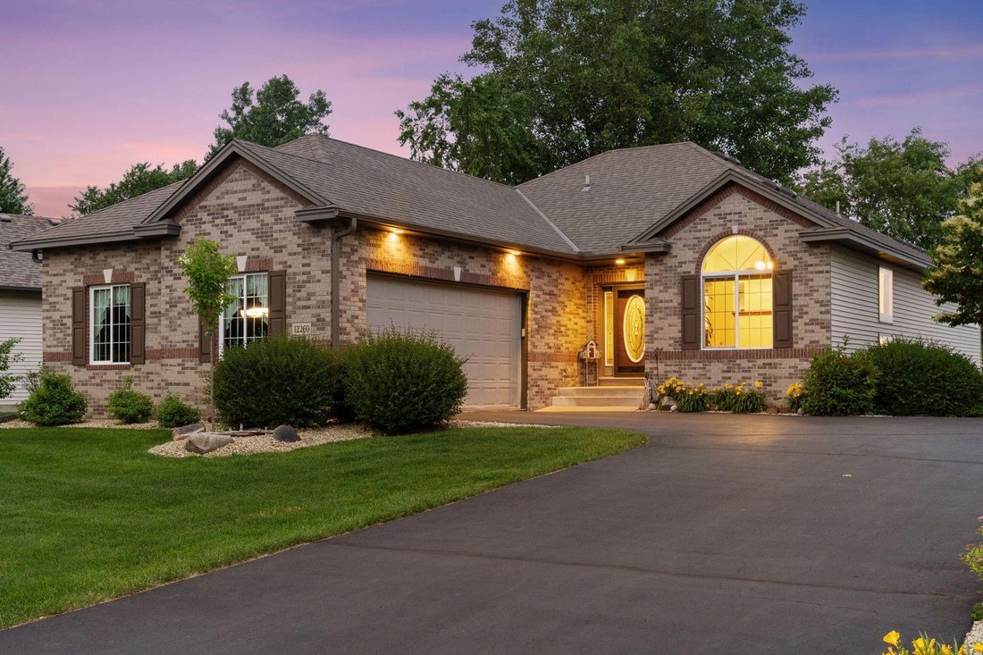 House in Blaine, Minnesota, United States 1 - 18300294
