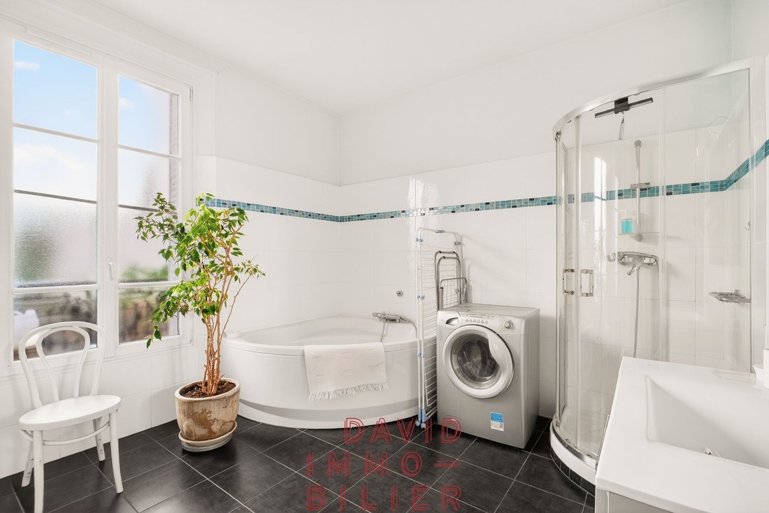 Apartment in Lorette-Martyrs, Paris 9e Arrondissement, Paris 1 - 18298313