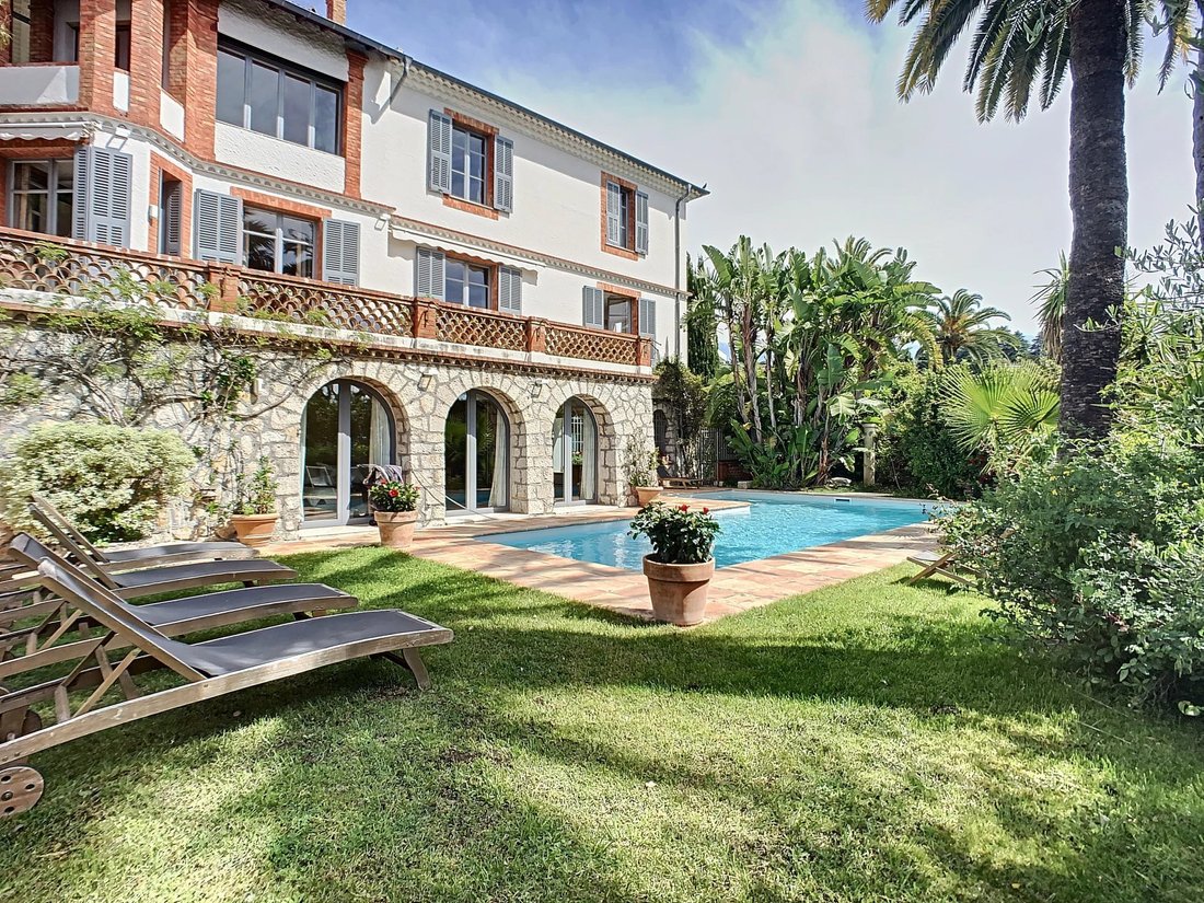 Villa in Les Muriers, Cannes, France 1 - 11649550