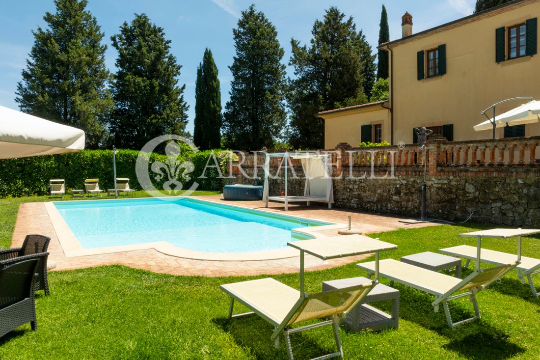 Villa in Foiano della Chiana, Tuscany, Italy 1 - 12728760