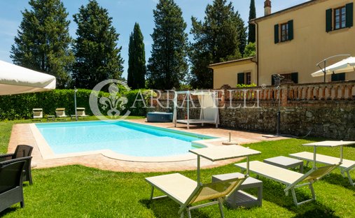 Villa in Foiano della Chiana, Tuscany, Italy 1