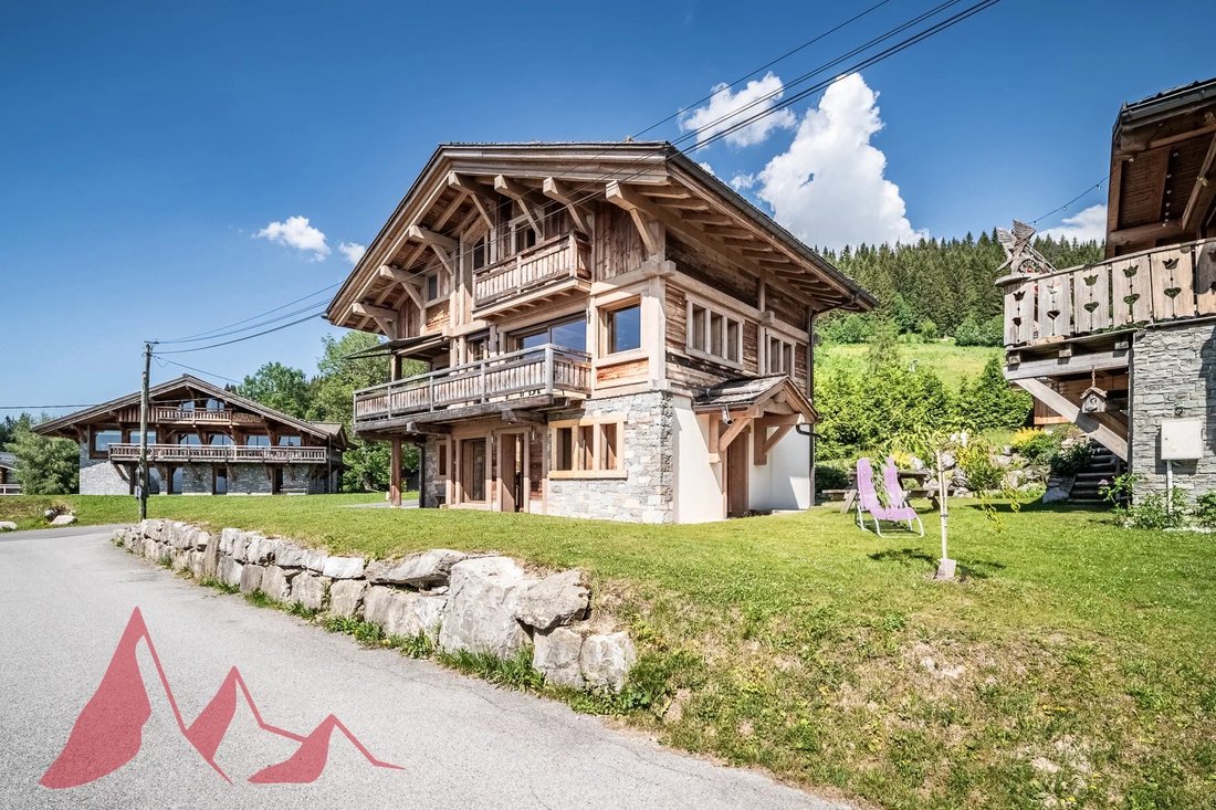 Chalet in Les Gets, Auvergne-Rhône-Alpes, France 1 - 18298632