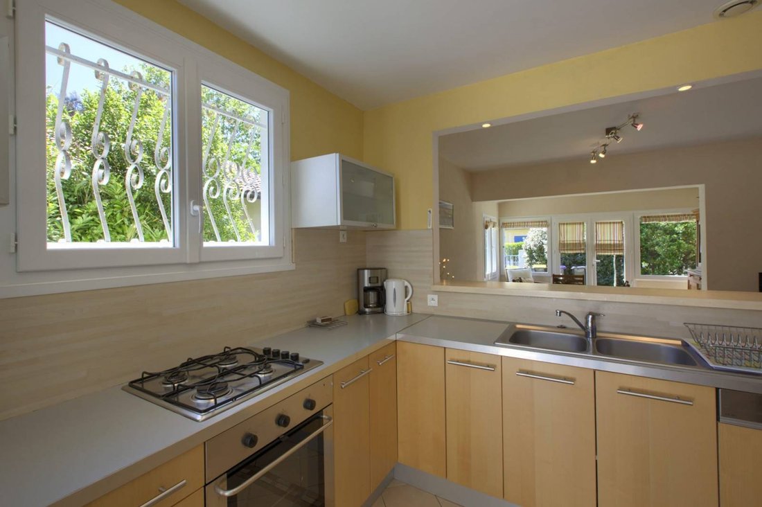 Villa in Sud Est, Andernos-les-Bains, France 4 - 18298371