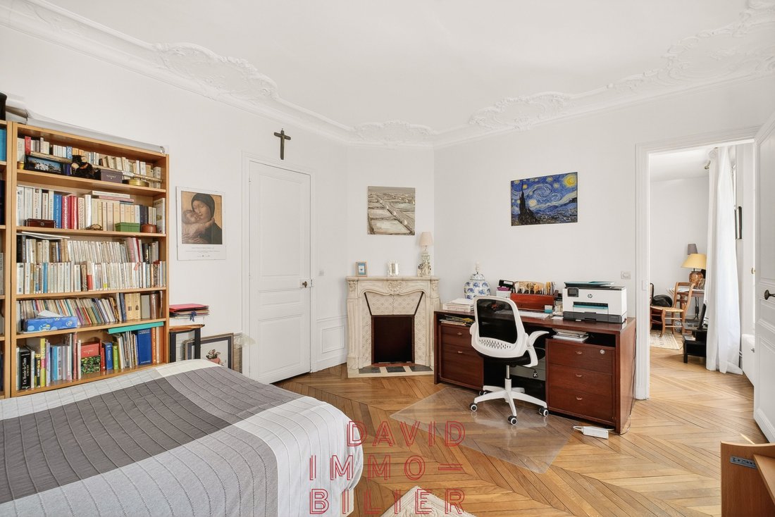 Apartment in Lorette-Martyrs, Paris 9e Arrondissement, Paris 2 - 18298313
