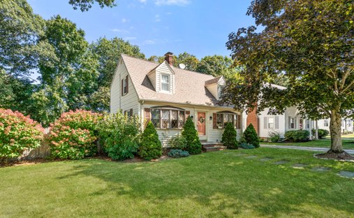 House in Norwood, Massachusetts, United States 1
