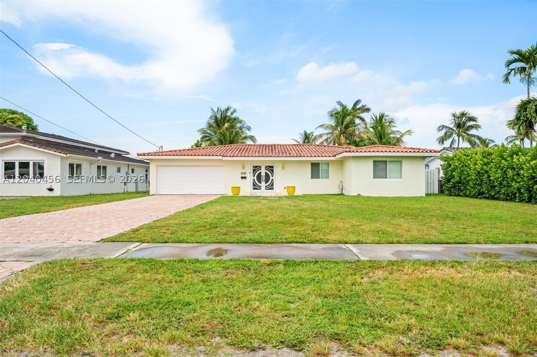 House in Hialeah, Florida, United States 1 - 18301528