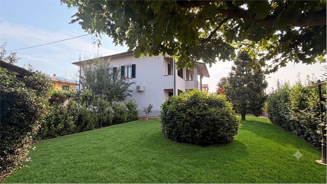 Villa in Segromigno in Monte, Capannori, Tuscany 1 - 18300759