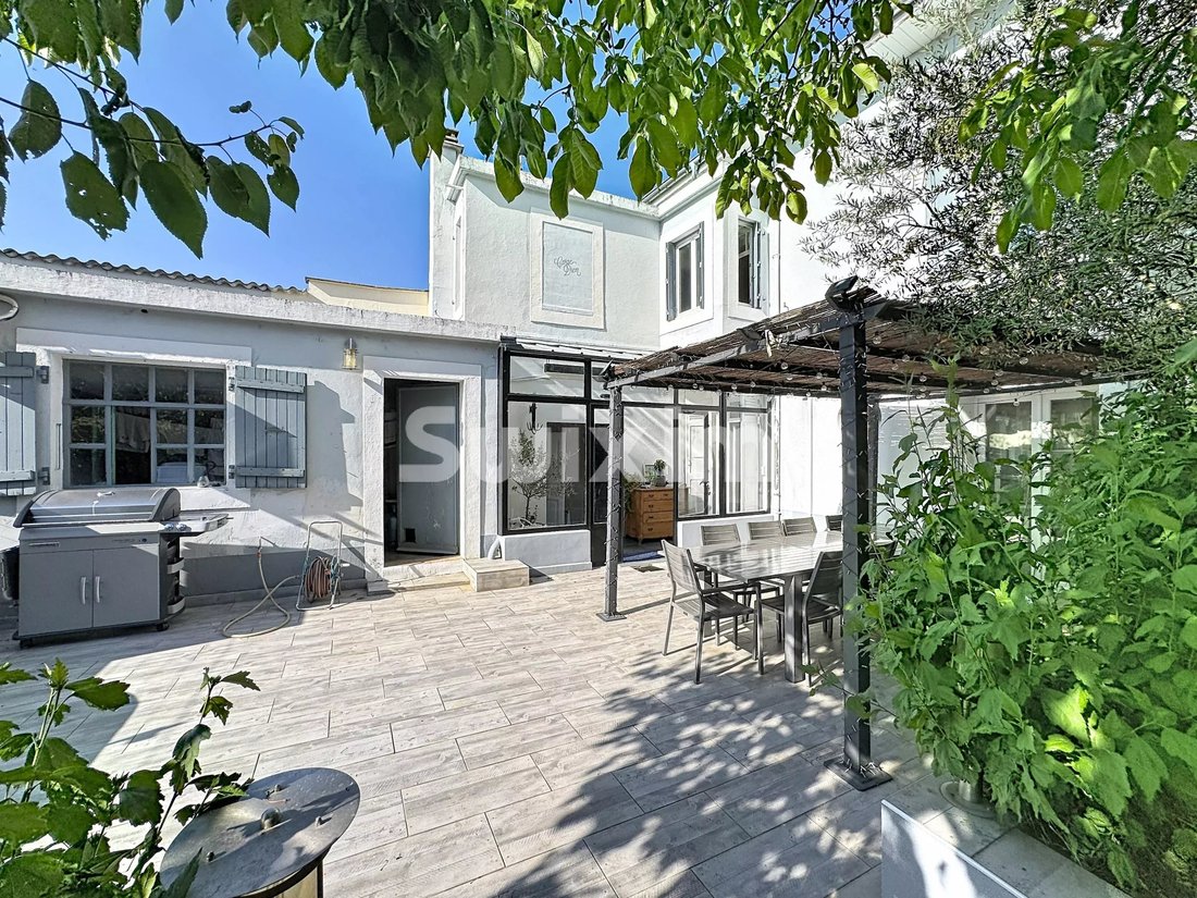 Townhouse in Saint-Julien-en-Genevois, Auvergne-Rhône-Alpes, France 1 - 18302154