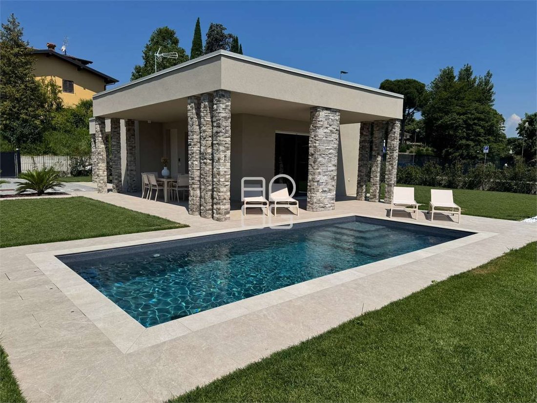 Villa in Padenghe sul Garda, Lombardy, Italy 1 - 16125985