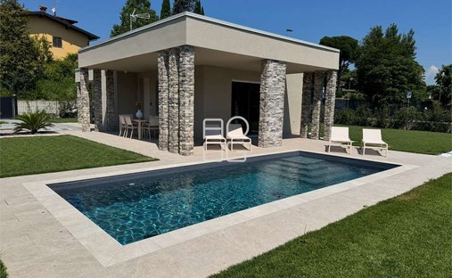Villa in Padenghe am Gardasee, Lombardei, Italien 1