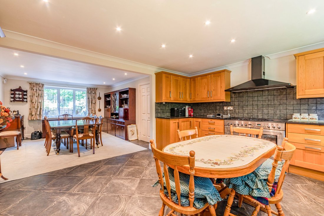 House in Pyrford Green, Woking, England 3 - 18298087