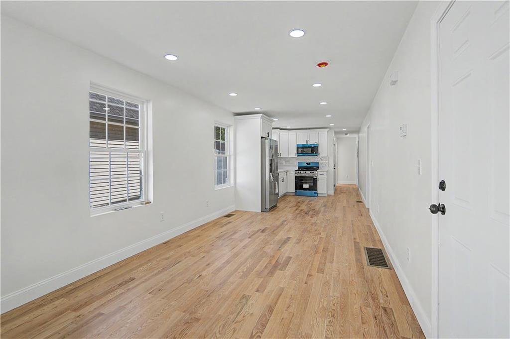 House in Cranston, Rhode Island, United States 3 - 18302511