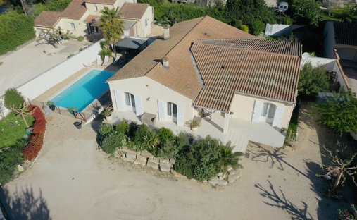 Villa in Rocade Sud-Cabriere, Avignon, France 1