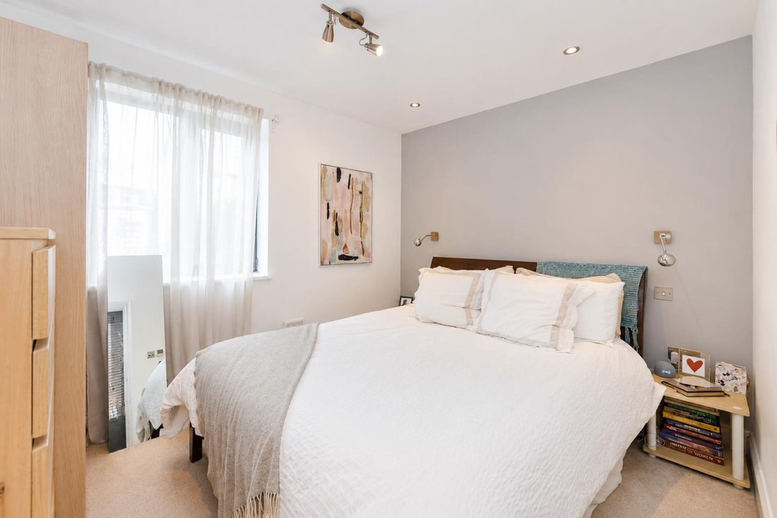 Apartment in West Kensington, Hammersmith and Fulham, England 4 - 18298207