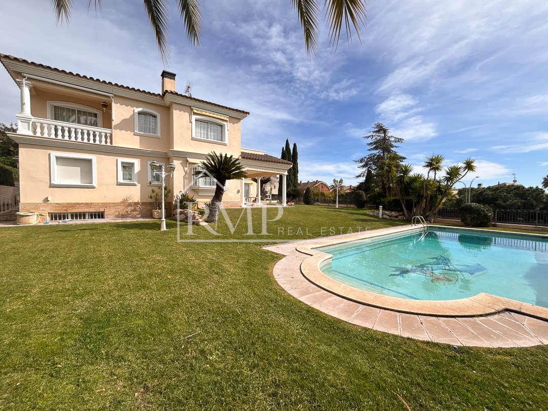 Villa in Vilassar de Dalt, Catalonia, Spain 2 - 18300770